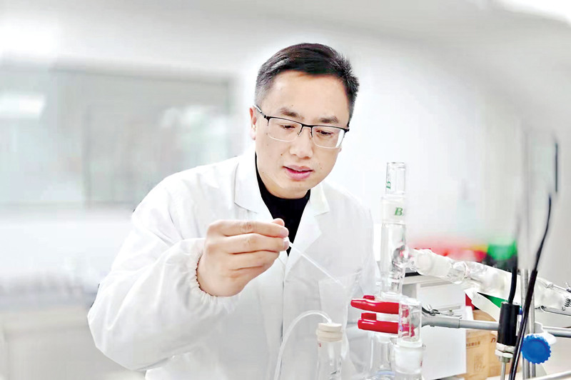 肖桂林 十四載砥礪前行，兩度攻克新材料關(guān)鍵技術(shù)